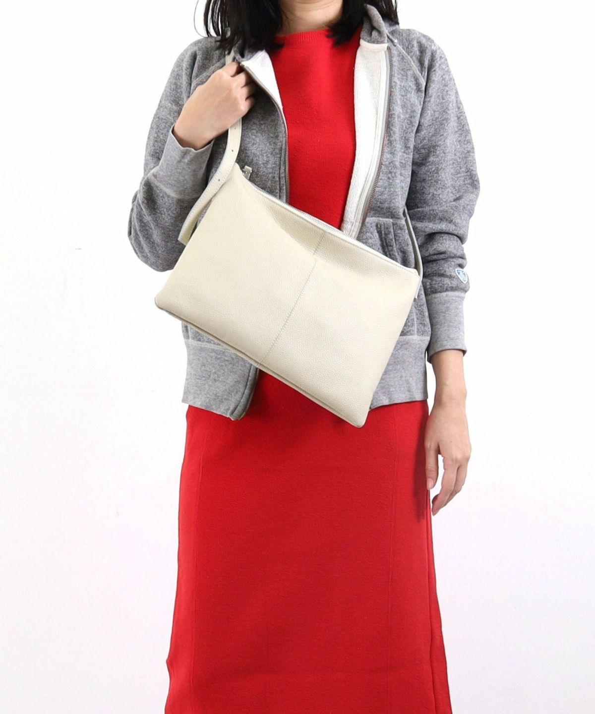 【COO SPECIAL WEEK】 收縮皮革 Simple Flat Shoulder bag / A4 兼容